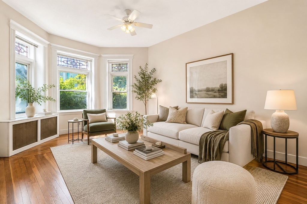 1109 Boylston St, Boston, Massachusetts, 1 Bedroom Bedrooms, 4 Rooms Rooms,1 BathroomBathrooms,Residential,For Sale,Boylston St,73549529