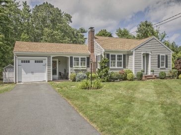 474 Tremont St, Duxbury, Massachusetts, 2 Bedrooms Bedrooms, 5 Rooms Rooms,2 BathroomsBathrooms,Residential Lease,For Rent,Tremont St,73549421