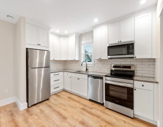 26 Lyndale, Gloucester, Massachusetts, 2 Bedrooms Bedrooms, 5 Rooms Rooms,1 BathroomBathrooms,Residential Lease,For Rent,Lyndale,73511418