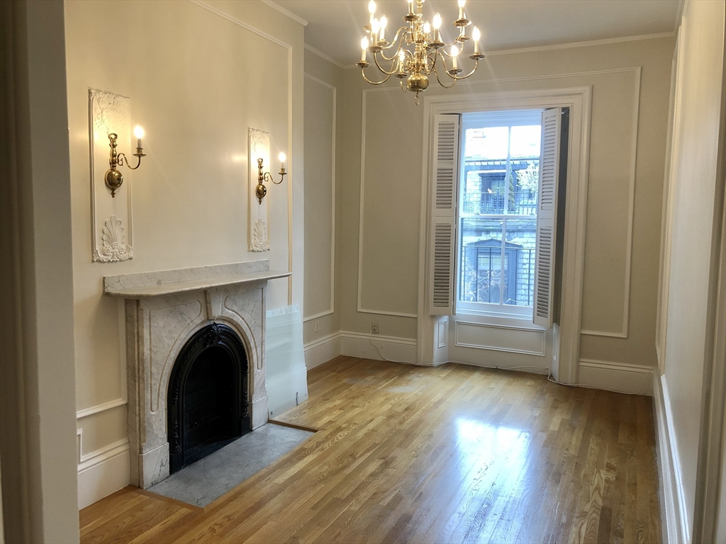 127 Beacon Street, Boston, Massachusetts, 1 Bedroom Bedrooms, 4 Rooms Rooms,1 BathroomBathrooms,Residential Lease,For Rent,Beacon Street,73539566