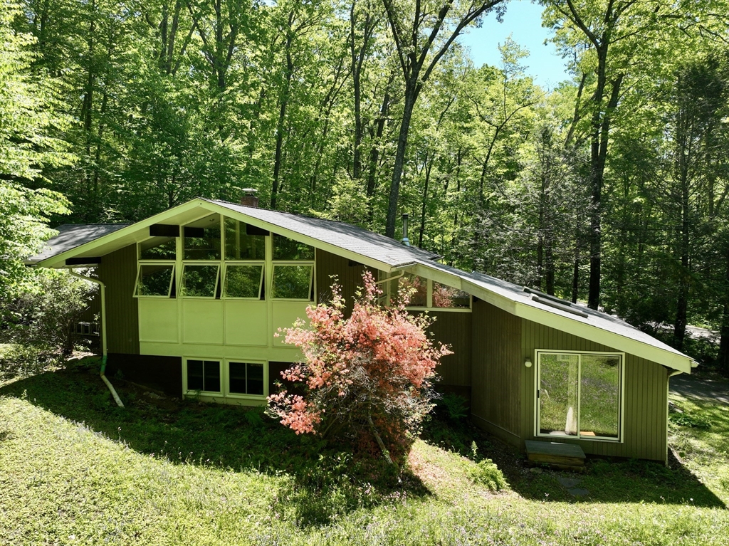 8 Teawaddle Hill Rd, Leverett, Massachusetts, 4 Bedrooms Bedrooms, 7 Rooms Rooms,3 BathroomsBathrooms,Residential,For Sale,Teawaddle Hill Rd,73523386