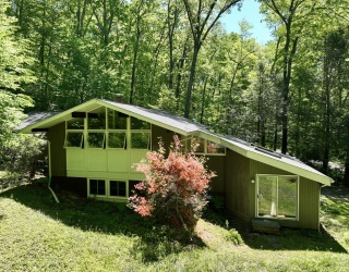 8 Teawaddle Hill Rd, Leverett, Massachusetts, 4 Bedrooms Bedrooms, 7 Rooms Rooms,3 BathroomsBathrooms,Residential,For Sale,Teawaddle Hill Rd,73523386