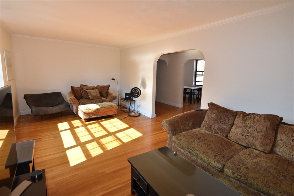 94 Marion, Brookline, Massachusetts, 2 Bedrooms Bedrooms, 5 Rooms Rooms,2 BathroomsBathrooms,Residential Lease,For Rent,Marion,73546846