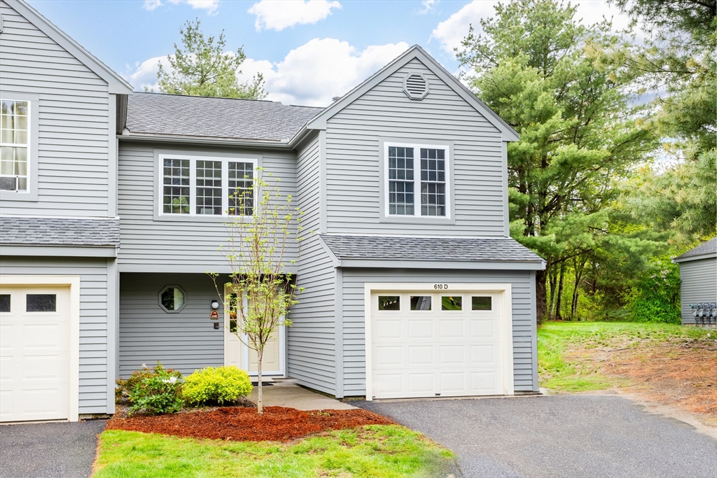 610 Ridgefield Cir, Clinton, Massachusetts, 2 Bedrooms Bedrooms, 6 Rooms Rooms,2.5 BathroomsBathrooms,Residential,For Sale,Ridgefield Cir,73520790
