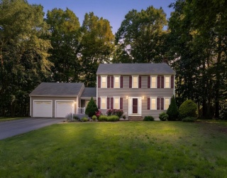 7 Autumn Way, East Bridgewater, Massachusetts, 3 Bedrooms Bedrooms, 8 Rooms Rooms,2.5 BathroomsBathrooms,Residential,For Sale,Autumn Way,73532889