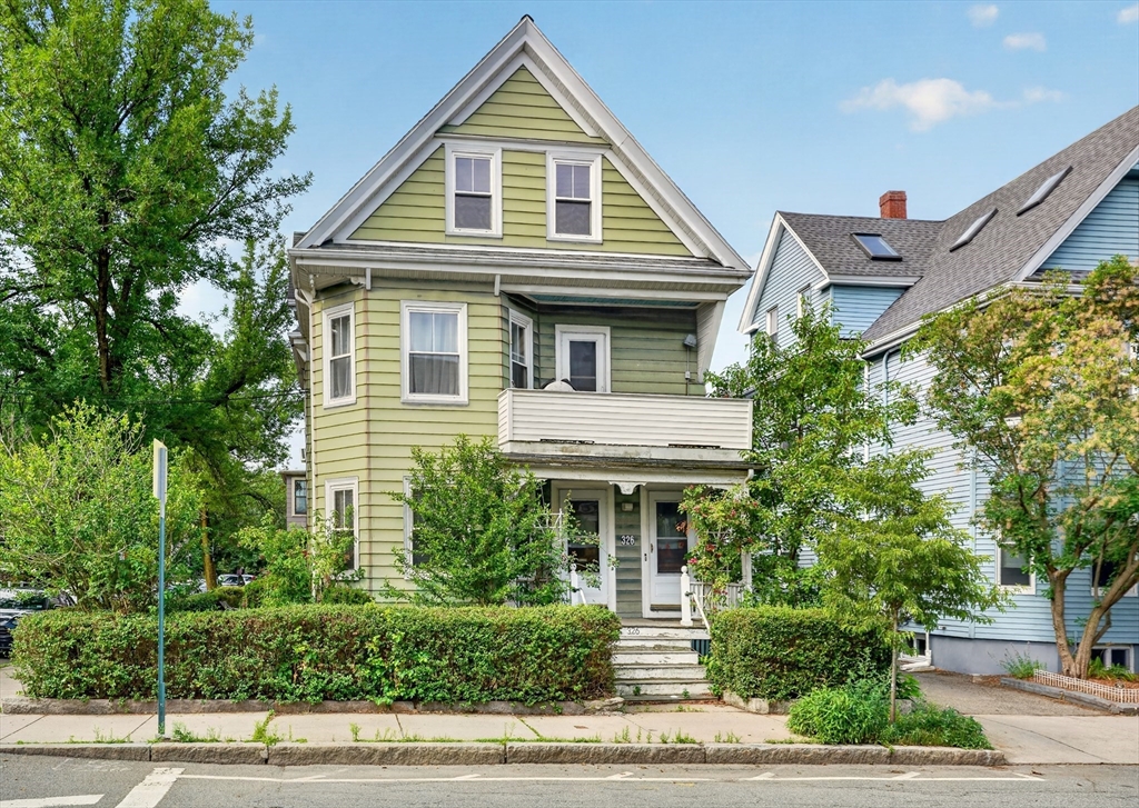 326 Summer St, Somerville, Massachusetts, 7 Bedrooms Bedrooms, 13 Rooms Rooms,2 BathroomsBathrooms,Residential Income,For Sale,Summer St,73549456