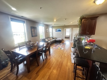 100 Fellsway West, Somerville, Massachusetts, 2 Bedrooms Bedrooms, 3 Rooms Rooms,2 BathroomsBathrooms,Residential Lease,For Rent,Fellsway West,73549473
