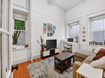 8 Garrison St, Boston, Massachusetts, 1 Bedroom Bedrooms, 3 Rooms Rooms,1 BathroomBathrooms,Residential Lease,For Rent,Garrison St,73549492