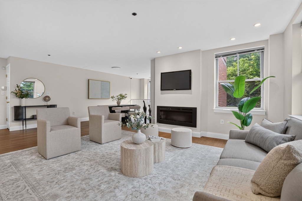 150 Staniford St, Boston, Massachusetts, 3 Bedrooms Bedrooms, 6 Rooms Rooms,2 BathroomsBathrooms,Residential Lease,For Rent,Staniford St,73549666