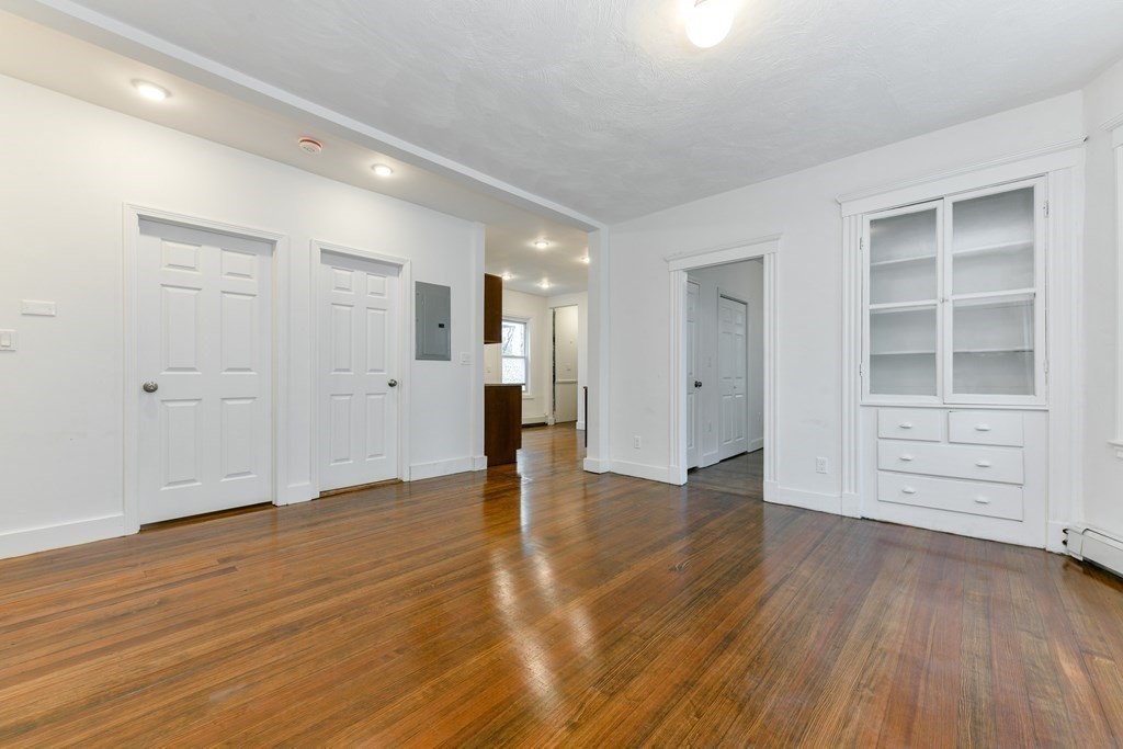 45 Beech Glen Street, Boston, Massachusetts, 3 Bedrooms Bedrooms, 5 Rooms Rooms,2 BathroomsBathrooms,Residential Lease,For Rent,Beech Glen Street,73549737