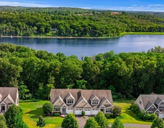 11 Riverview Hts, Amesbury, Massachusetts, 3 Bedrooms Bedrooms, 6 Rooms Rooms,2.5 BathroomsBathrooms,Residential,For Sale,Riverview Hts,73549736