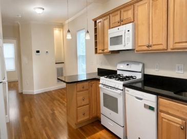 48 Bow St, Medford, Massachusetts, 2 Bedrooms Bedrooms, 5 Rooms Rooms,1 BathroomBathrooms,Residential Lease,For Rent,Bow St,73549751 48 Bow St, Medford, Massachusetts, 2 Bedrooms Bedrooms, 5 Rooms Rooms,1 BathroomBathrooms,Residential Lease,For Rent,Bow St,73549751