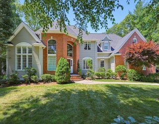 64 Deerview Way, Franklin, Massachusetts, 4 Bedrooms Bedrooms, 11 Rooms Rooms,3.5 BathroomsBathrooms,Residential,For Sale,Deerview Way,73549774