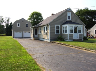 112 Blaine Ave, East Brookfield, Massachusetts, 3 Bedrooms Bedrooms, 6 Rooms Rooms,1 BathroomBathrooms,Residential,For Sale,Blaine Ave,73549777 112 Blaine Ave, East Brookfield, Massachusetts, 3 Bedrooms Bedrooms, 6 Rooms Rooms,1 BathroomBathrooms,Residential,For Sale,Blaine Ave,73549777