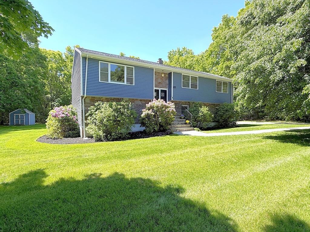 27 Kennedy Rd, Sharon, Massachusetts, 3 Bedrooms Bedrooms, 10 Rooms Rooms,2.5 BathroomsBathrooms,Residential,For Sale,Kennedy Rd,73549748