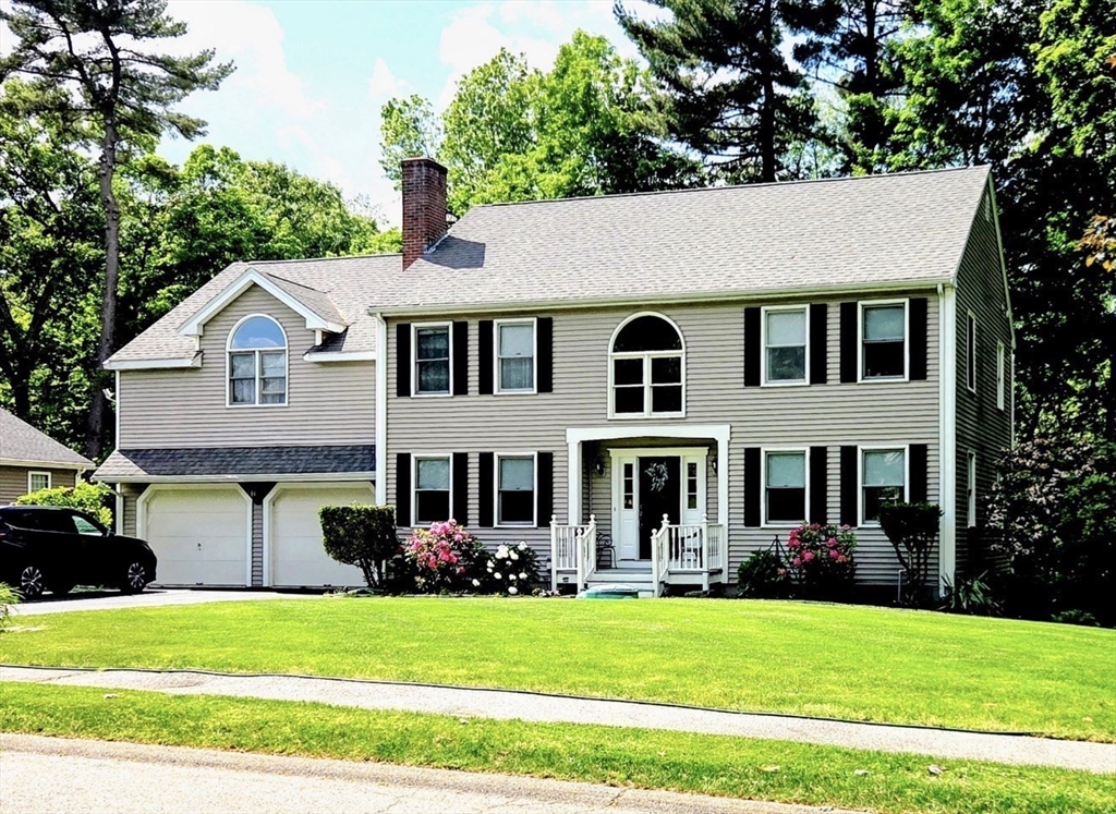 1 Greenwood Dr, Millis, Massachusetts, 4 Bedrooms Bedrooms, 9 Rooms Rooms,2.5 BathroomsBathrooms,Residential,For Sale,Greenwood Dr,73547853