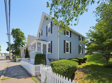 210 Pleasant Street, Marblehead, Massachusetts, 3 Bedrooms Bedrooms, 6 Rooms Rooms,1 BathroomBathrooms,Residential,For Sale,Pleasant Street,73549564