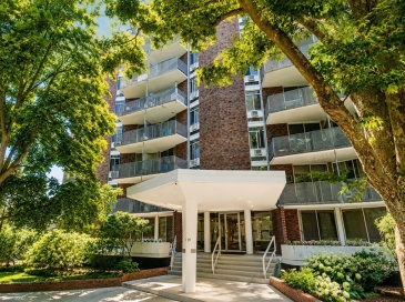 19 Winchester St, Brookline, Massachusetts, 1 Bedroom Bedrooms, 4 Rooms Rooms,1 BathroomBathrooms,Residential,For Sale,Winchester St,73549580