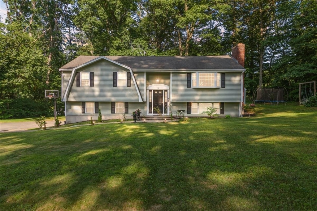 11 Harriman Rd, Merrimac, Massachusetts, 3 Bedrooms Bedrooms, 7 Rooms Rooms,1.5 BathroomsBathrooms,Residential,For Sale,Harriman Rd,73549603