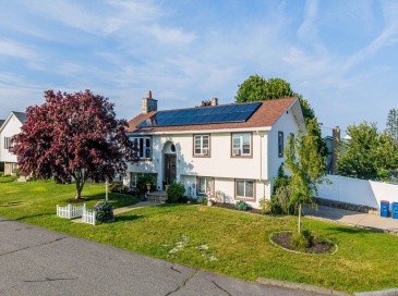 6 Lighthouse Ln, New Bedford, Massachusetts, 3 Bedrooms Bedrooms, 7 Rooms Rooms,3 BathroomsBathrooms,Residential,For Sale,Lighthouse Ln,73549632