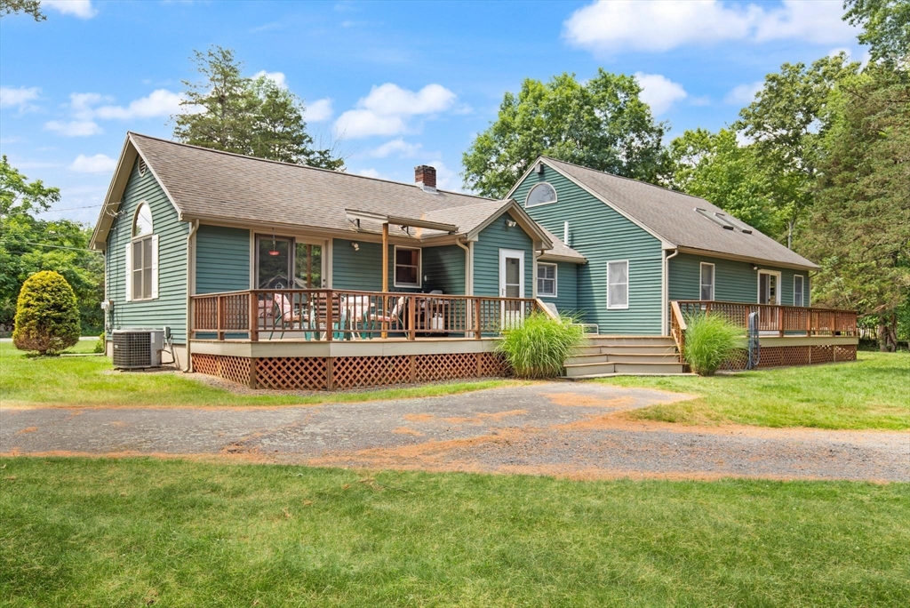 26 Mill Street, Easton, Massachusetts, 3 Bedrooms Bedrooms, 7 Rooms Rooms,2 BathroomsBathrooms,Residential,For Sale,Mill Street,73548936
