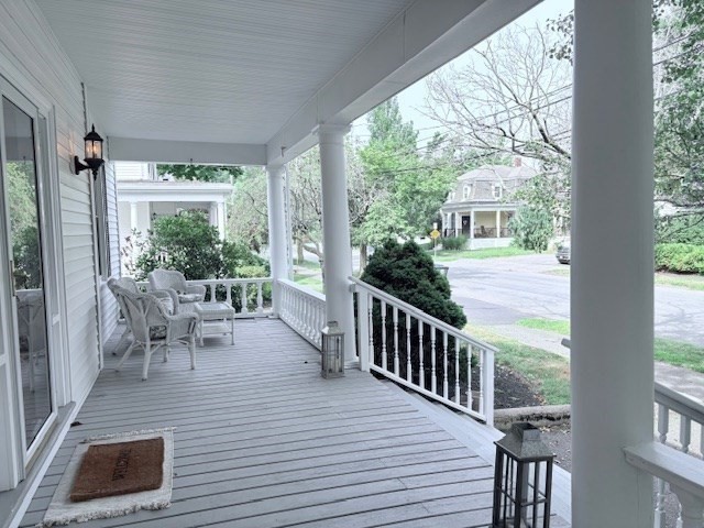 9 Park Street, Danvers, Massachusetts, 2 Bedrooms Bedrooms, 6 Rooms Rooms,1.5 BathroomsBathrooms,Residential,For Sale,Park Street,73549781