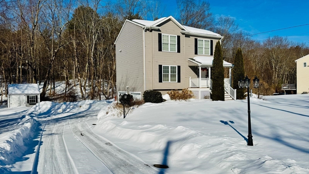294 Hayden Rowe St, Hopkinton, Massachusetts, 3 Bedrooms Bedrooms, 7 Rooms Rooms,2.5 BathroomsBathrooms,Residential Lease,For Rent,Hayden Rowe St,73549676