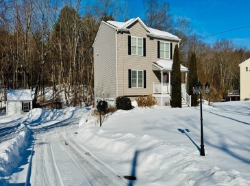 294 Hayden Rowe St, Hopkinton, Massachusetts, 3 Bedrooms Bedrooms, 7 Rooms Rooms,2.5 BathroomsBathrooms,Residential Lease,For Rent,Hayden Rowe St,73549676