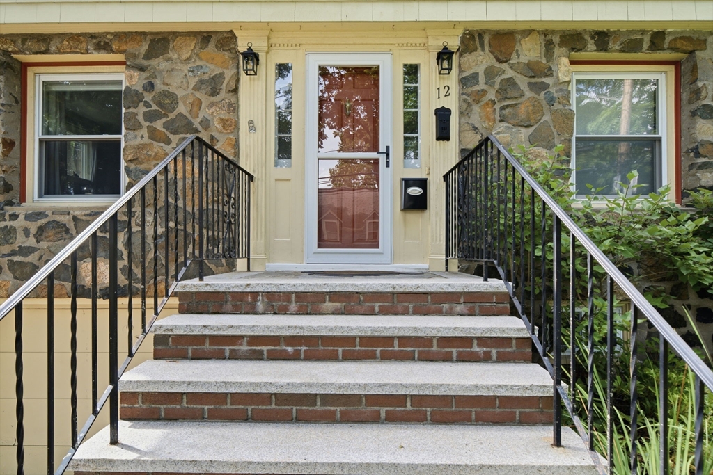 12 Chester St, Arlington, Massachusetts, 3 Bedrooms Bedrooms, 7 Rooms Rooms,1.5 BathroomsBathrooms,Residential,For Sale,Chester St,73549579