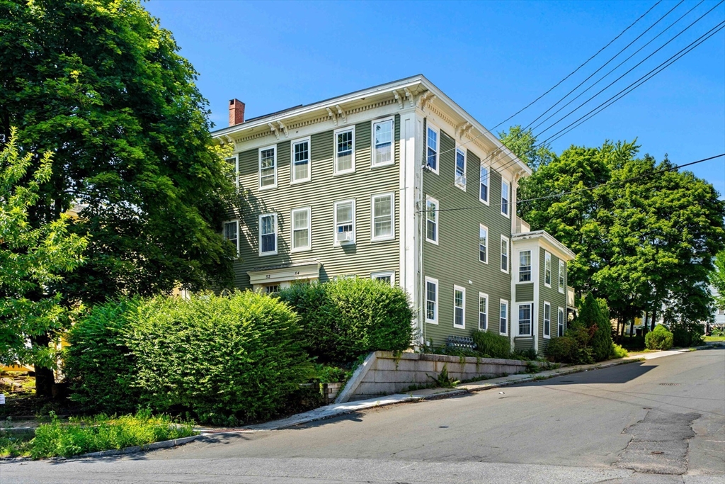 52 Summer St, Haverhill, Massachusetts, 1 Bedroom Bedrooms, 4 Rooms Rooms,2 BathroomsBathrooms,Residential,For Sale,Summer St,73549798