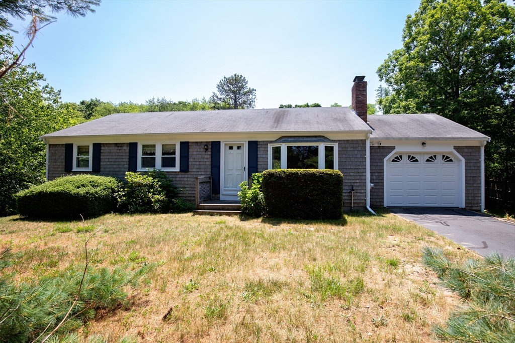 90 Village Ln, Wellfleet, Massachusetts, 3 Bedrooms Bedrooms, 6 Rooms Rooms,2 BathroomsBathrooms,Residential,For Sale,Village Ln,73549437
