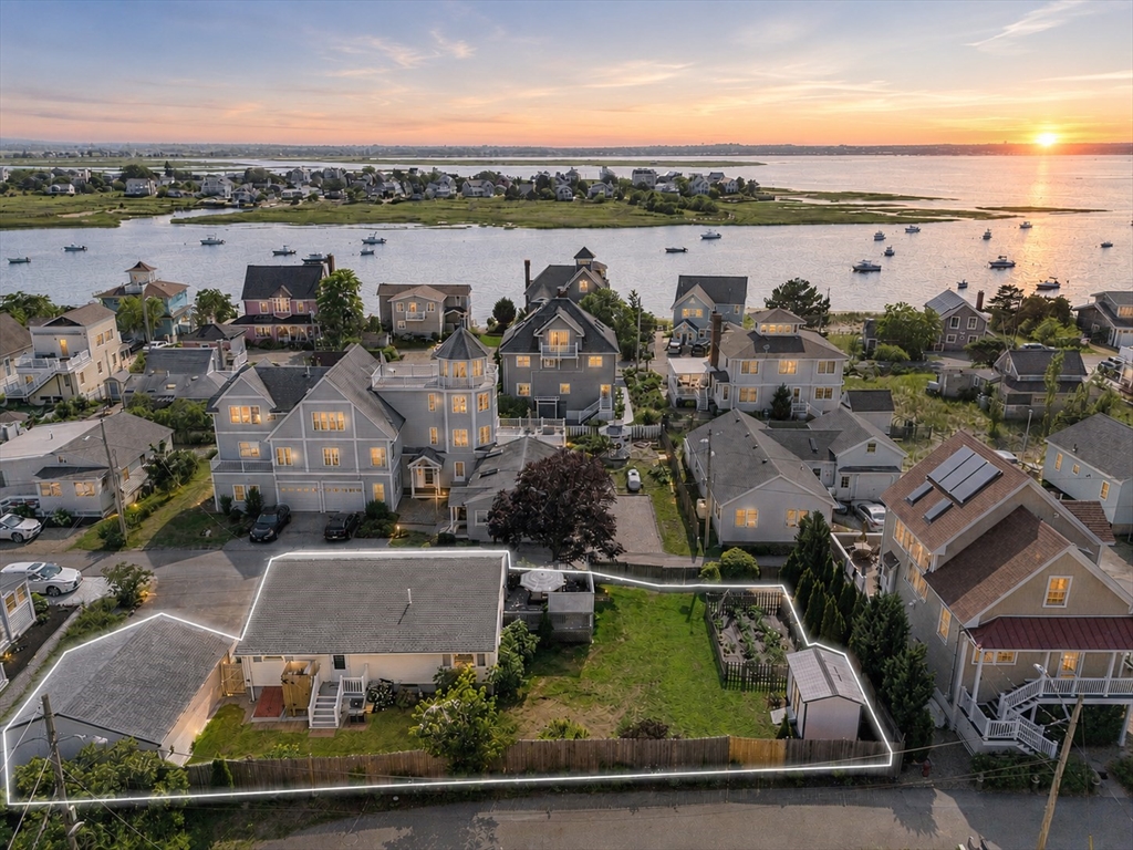 14 Overlook Street, Newburyport, Massachusetts, 3 Bedrooms Bedrooms, 5 Rooms Rooms,1.5 BathroomsBathrooms,Residential,For Sale,Overlook Street,73549801