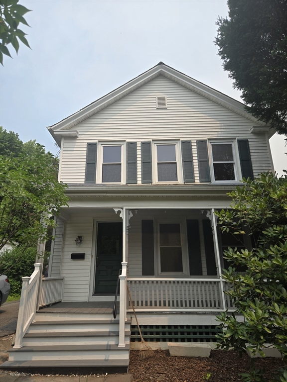 32 Hampden St, Northampton, Massachusetts, 2 Bedrooms Bedrooms, 5 Rooms Rooms,1.5 BathroomsBathrooms,Residential,For Sale,Hampden St,73549694