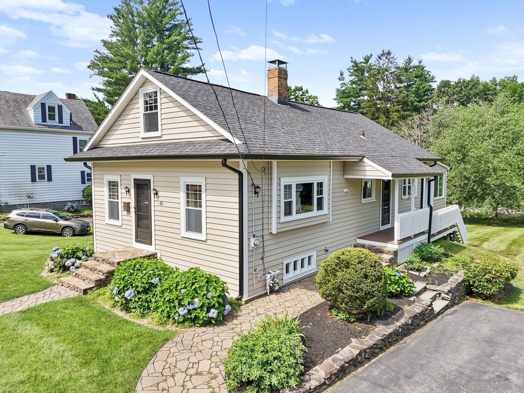 48 Sargent Ave, Leominster, Massachusetts, 3 Bedrooms Bedrooms, 7 Rooms Rooms,1.5 BathroomsBathrooms,Residential,For Sale,Sargent Ave,73549687
