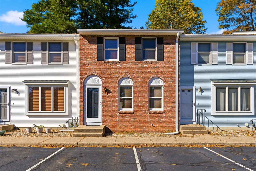 23 Tannery Rd, Westfield, Massachusetts, 2 Bedrooms Bedrooms, 4 Rooms Rooms,1.5 BathroomsBathrooms,Residential,For Sale,Tannery Rd,73549833