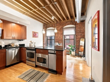 111 Beach St, Boston, Massachusetts, 2 Bedrooms Bedrooms, 3 Rooms Rooms,1 BathroomBathrooms,Residential,For Sale,Beach St,73549409
