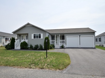 20 Quarry Stone Drive, Bridgewater, Massachusetts, 2 Bedrooms Bedrooms, 6 Rooms Rooms,2 BathroomsBathrooms,Residential,For Sale,Quarry Stone Drive,73549823