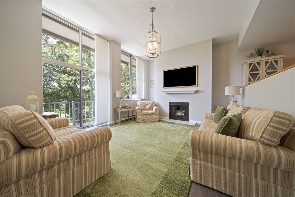 100 Parks St, Duxbury, Massachusetts, 2 Bedrooms Bedrooms, 5 Rooms Rooms,2 BathroomsBathrooms,Residential,For Sale,Parks St,73550105