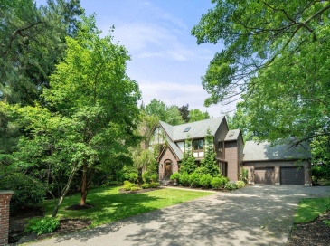 75 Hammond Pond Parkway, Brookline, Massachusetts, 4 Bedrooms Bedrooms, 9 Rooms Rooms,2.5 BathroomsBathrooms,Residential,For Sale,Hammond Pond Parkway,73549795 75 Hammond Pond Parkway, Brookline, Massachusetts, 4 Bedrooms Bedrooms, 9 Rooms Rooms,2.5 BathroomsBathrooms,Residential,For Sale,Hammond Pond Parkway,73549795