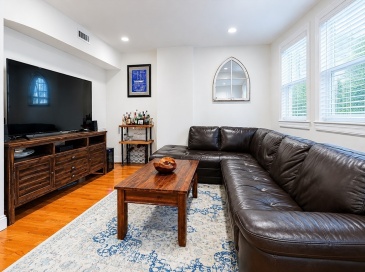 15 Garrison St, Boston, Massachusetts, 2 Bedrooms Bedrooms, 4 Rooms Rooms,1 BathroomBathrooms,Residential Lease,For Rent,Garrison St,73550101