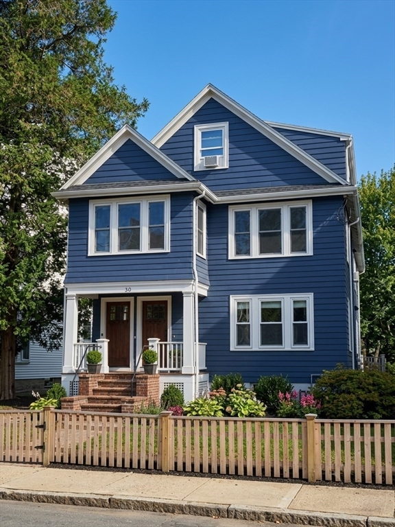 30 Cypress, Brookline, Massachusetts, 5 Bedrooms Bedrooms, 12 Rooms Rooms,2 BathroomsBathrooms,Residential Lease,For Rent,Cypress,73549744
