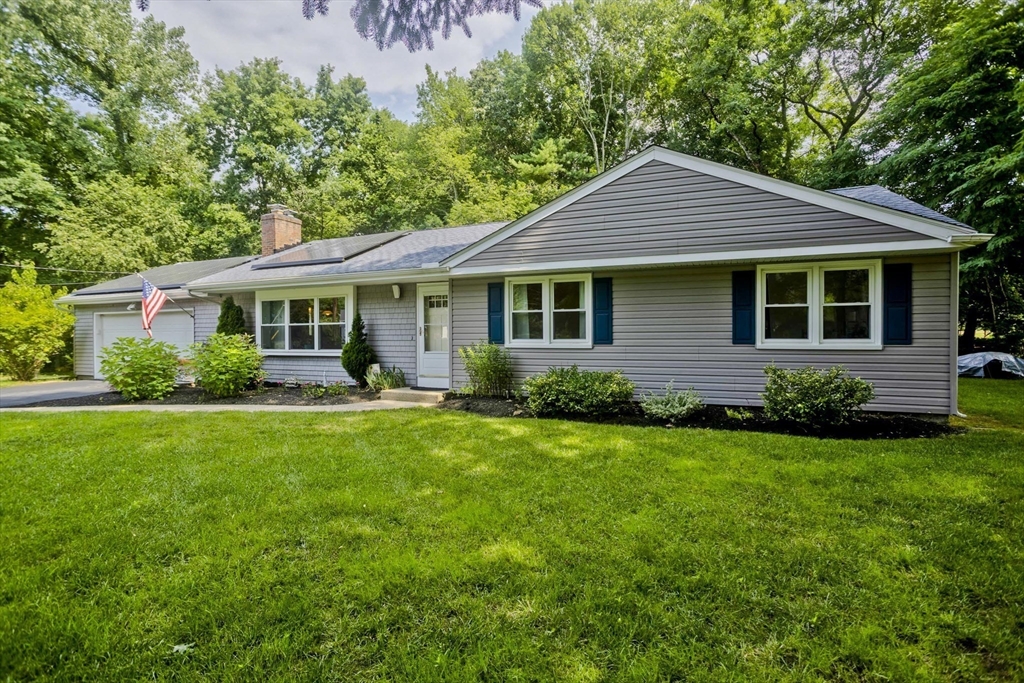 271 Brookwood Drive, Longmeadow, Massachusetts, 3 Bedrooms Bedrooms, 8 Rooms Rooms,2 BathroomsBathrooms,Residential,For Sale,Brookwood Drive,73548821