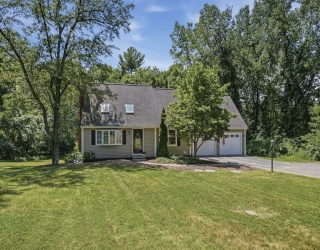 36 Mount Pleasant Street, Oxford, Massachusetts, 3 Bedrooms Bedrooms, 7 Rooms Rooms,2 BathroomsBathrooms,Residential,For Sale,Mount Pleasant Street,73550097