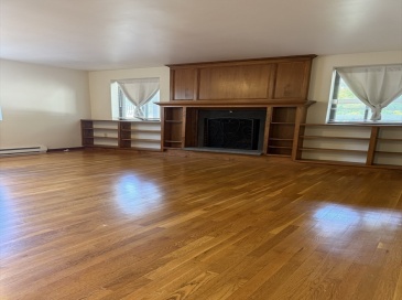 1 Station St, Hingham, Massachusetts, 2 Bedrooms Bedrooms, 4 Rooms Rooms,1 BathroomBathrooms,Residential Lease,For Rent,Station St,73550109