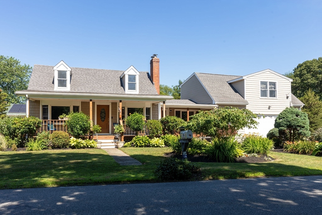 30 Peters Road, Swansea, Massachusetts, 3 Bedrooms Bedrooms, 8 Rooms Rooms,2 BathroomsBathrooms,Residential,For Sale,Peters Road,73549869