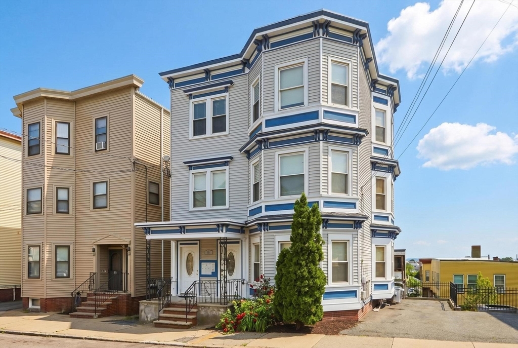 26 Gladstone St, Boston, Massachusetts, 2 Bedrooms Bedrooms, 7 Rooms Rooms,2 BathroomsBathrooms,Residential,For Sale,Gladstone St,73550115