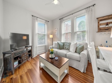554 East 4th St, Boston, Massachusetts, 1 Bedroom Bedrooms, 3 Rooms Rooms,1 BathroomBathrooms,Residential,For Sale,East 4th St,73549903 554 East 4th St, Boston, Massachusetts, 1 Bedroom Bedrooms, 3 Rooms Rooms,1 BathroomBathrooms,Residential,For Sale,East 4th St,73549903