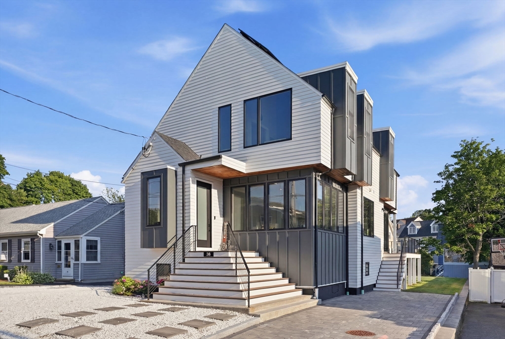 38 Nahant Ave, Winthrop, Massachusetts, 4 Bedrooms Bedrooms, 9 Rooms Rooms,3 BathroomsBathrooms,Residential,For Sale,Nahant Ave,73549582