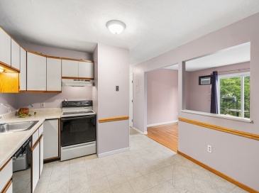 6 Apricot St, Worcester, Massachusetts, 2 Bedrooms Bedrooms, 4 Rooms Rooms,1 BathroomBathrooms,Residential,For Sale,Apricot St,73549911