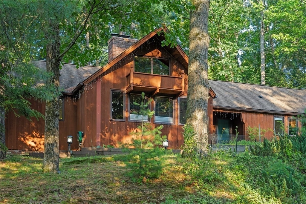 39 Westview Ter, Easthampton, Massachusetts, 2 Bedrooms Bedrooms, 6 Rooms Rooms,2 BathroomsBathrooms,Residential,For Sale,Westview Ter,73549965